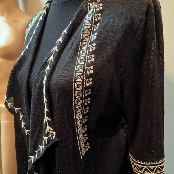 NWT Hot and Delicious Black Embroidered Bohemian Cardigan SzM - Picture 6 of 11